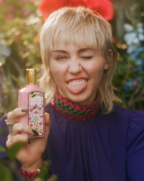 miley cyrus perfume juicy.